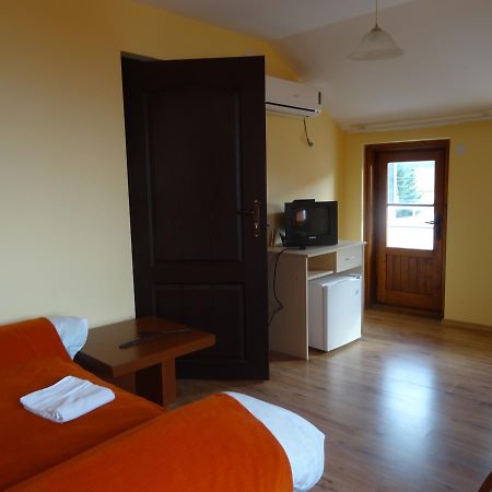 Family Hotel Rose Павел-Баня Экстерьер фото