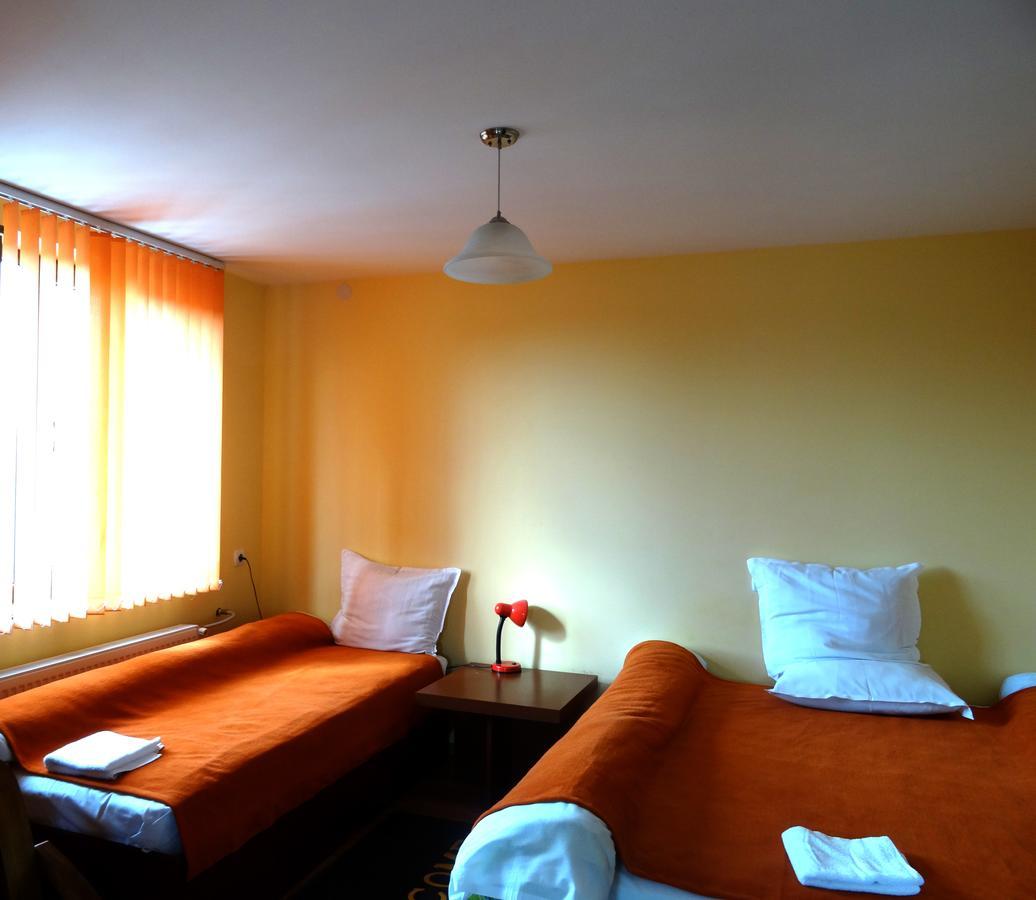 Family Hotel Rose Павел-Баня Экстерьер фото